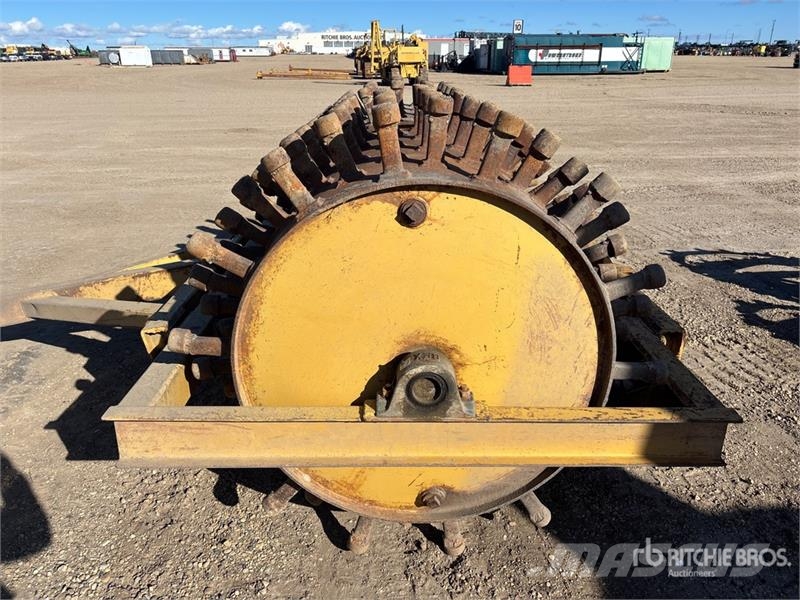 Pull Behind Compactor Теглени вибрационни валяци
