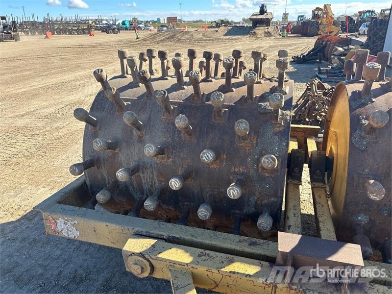 Pull Behind Compactor Теглени вибрационни валяци