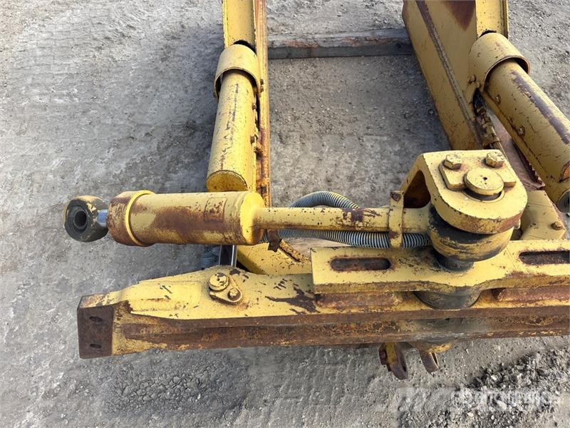 Push Frame for D4H Dozer - Fits Crawler Dozer Építőipar - Egyebek