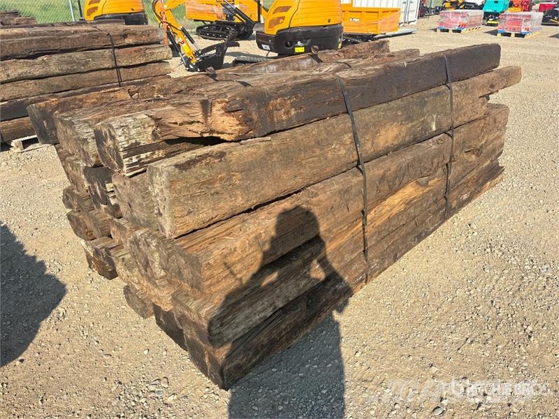 Qty of 25 Railroad ties 其他拖車
