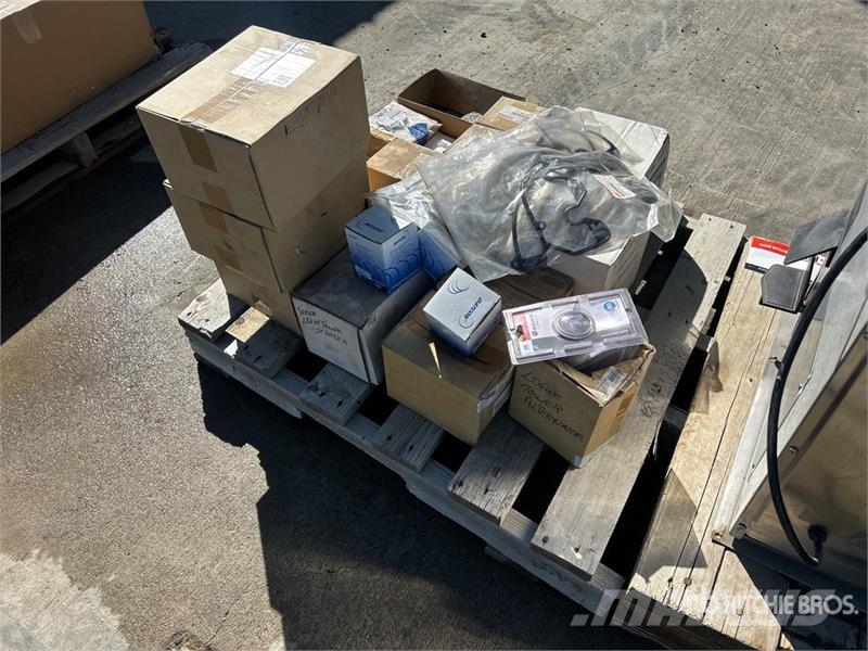 Qty of Misc. Light Tower/Generator Parts Drugi deli