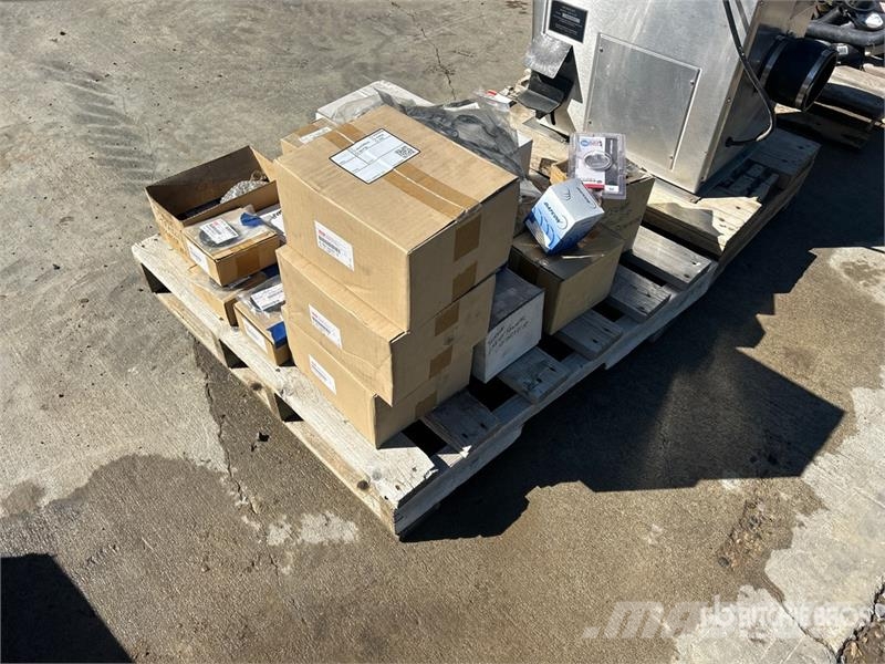 Qty of Misc. Light Tower/Generator Parts Drugi deli