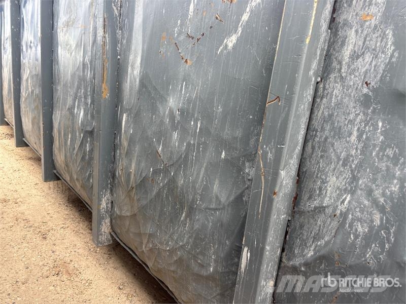  Quantity of (1) 30 Cubic Bins Roll-Off Container 特种集装箱