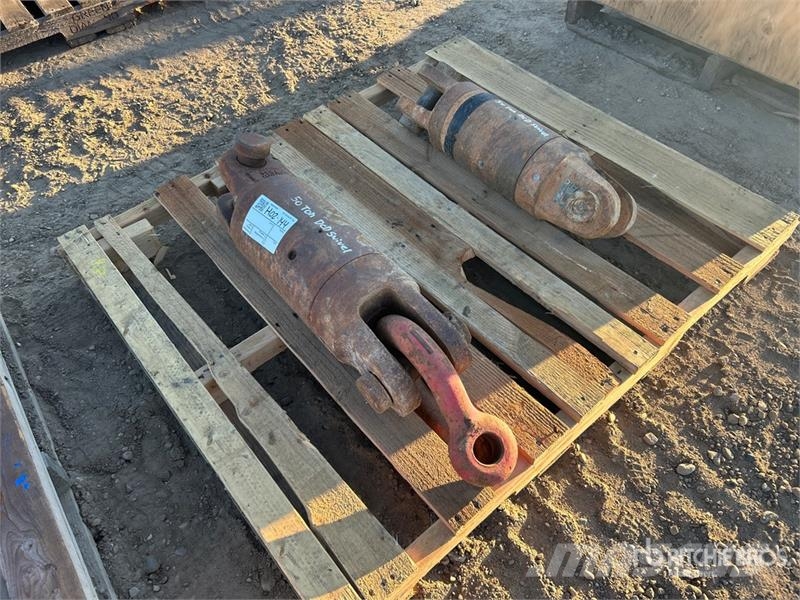 Quantity of (1) 30 Ton & (1) 50 Ton DCD Swivel Predelovalna oprema