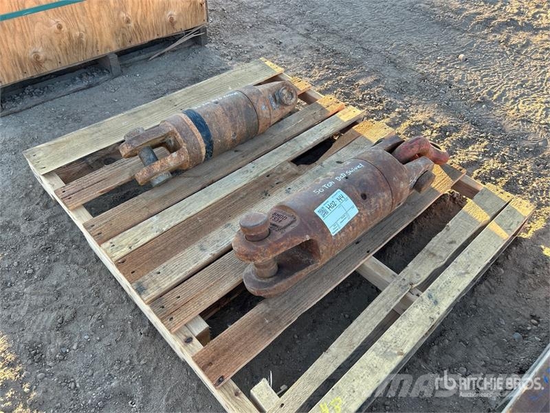 Quantity of (1) 30 Ton & (1) 50 Ton DCD Swivel Predelovalna oprema