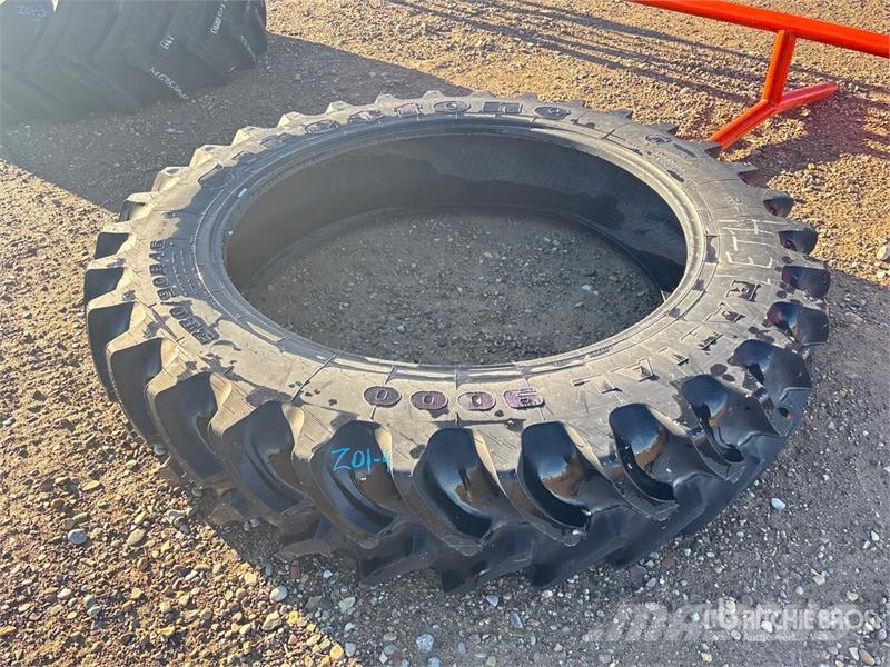 Quantity of (1) Fire stone Radial 9000 380/90R46 T Gume, kotači i naplatci