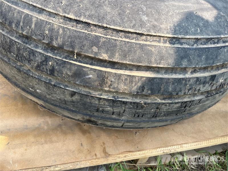 Quantity of (1) Firestone 16.5L-16.1 Implement Tir Opony, koła i felgi