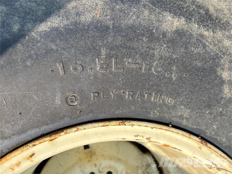 Quantity of (1) Firestone 16.5L-16.1 Implement Tir Opony, koła i felgi