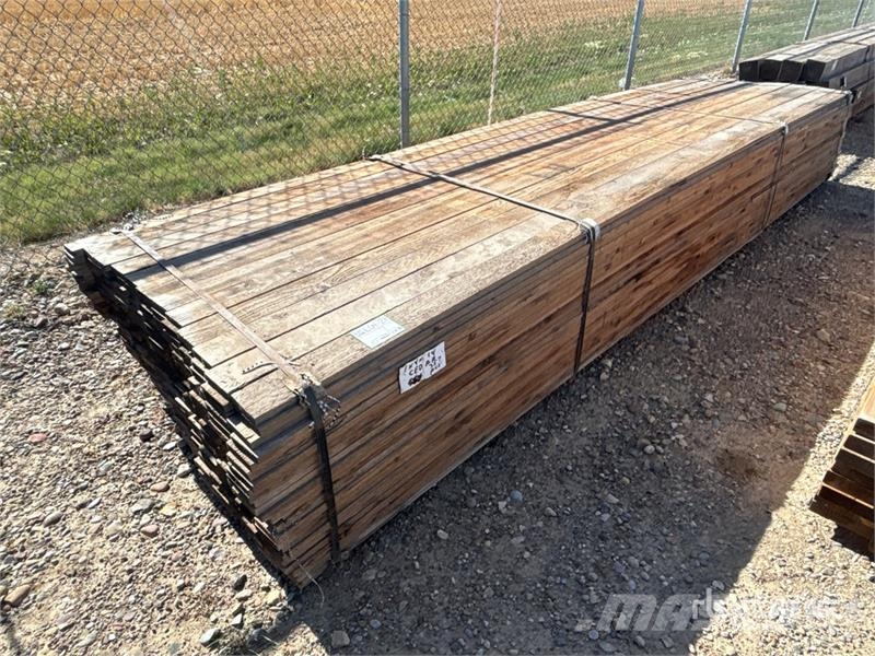 Quantity of 1 in x 4 in x 12 ft Lumber 其他組件