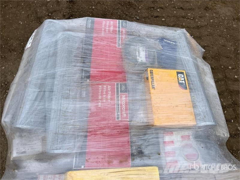  Quantity of (1) Pallets of Parts and Shop Supplies Andre komponenter