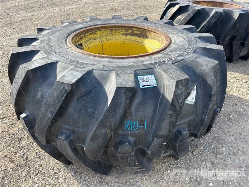 Quantity of (1) Primex 30.5L-32 Tires (Unused) - F Gume, točkovi i felne