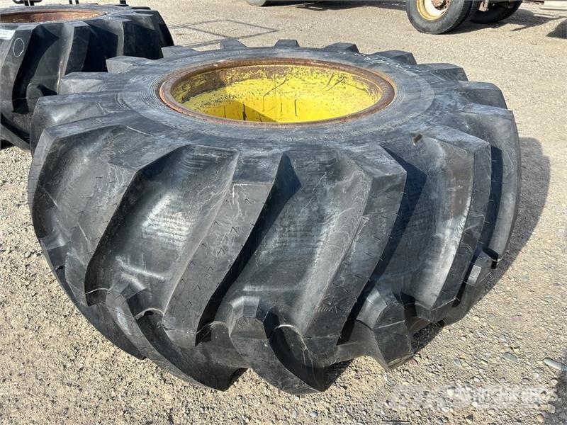 Quantity of (1) Primex 30.5L-32 Tires (Unused) - F Gume, točkovi i felne