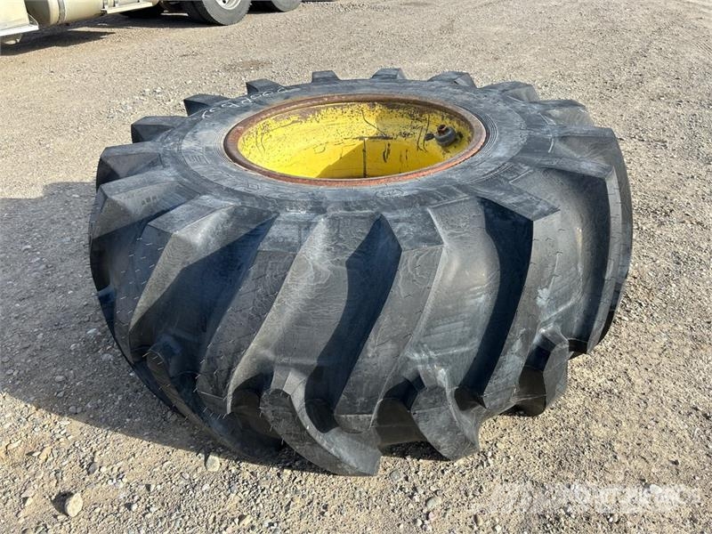 Quantity of (1) Primex 30.5L-32 Tires (Unused) - F Gume, točkovi i felne