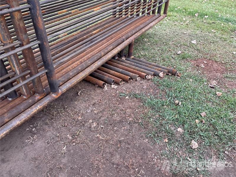  Quantity of (10) 24 ft x 5 ft 3 in Heavy Duty Live ماكينات وملحقات مواش أخرى