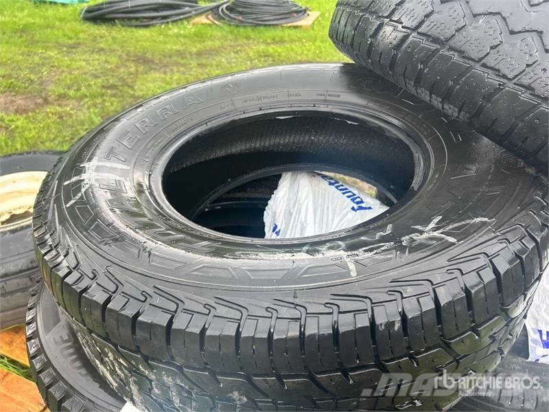  Quantity of (10) 265/75R16 Tires Opony, koła i felgi