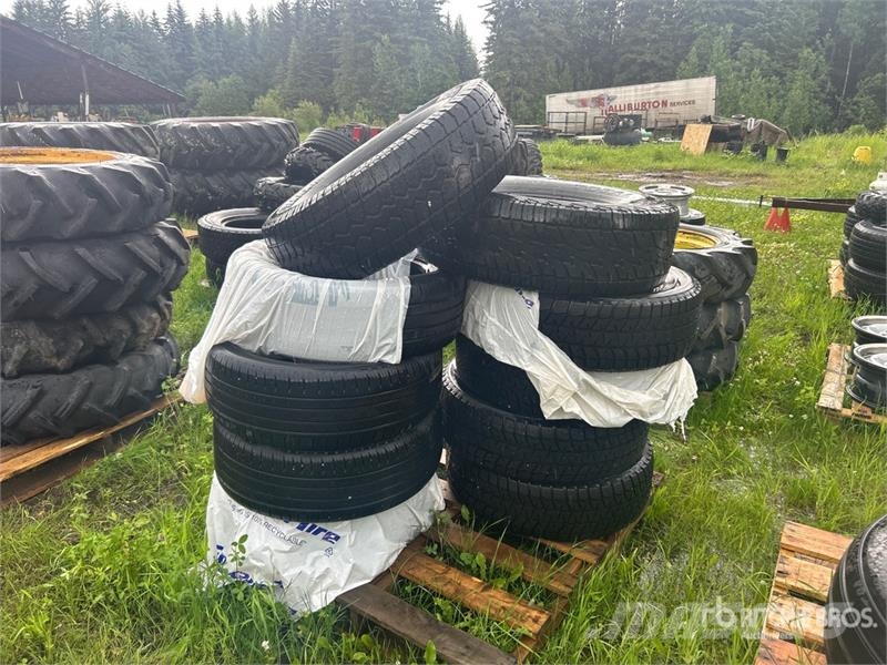  Quantity of (10) 265/75R16 Tires Opony, koła i felgi