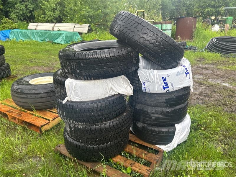  Quantity of (10) 265/75R16 Tires Opony, koła i felgi