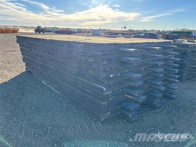  Quantity of (10) 7 ft 2 in x 12 ft Access Mats ملحقات وقطع غيار معدات الحفر