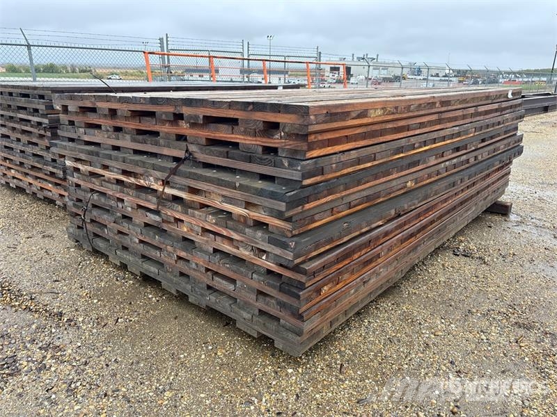 Quantity of (10) 7 ft x 12 ft 10 in x 3 in Wood Ma Аксесоари и резервни части за пробивни машини