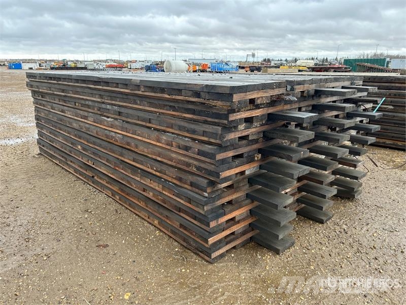  Quantity of (10) 8 ft x 12 ft Access Mats Rezervni delovi i oprema za bušenje