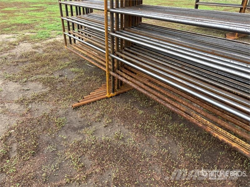 Quantity of (10) Livestock Panel Ďalšie stroje a zariadenia pre živočíšnu výrobu