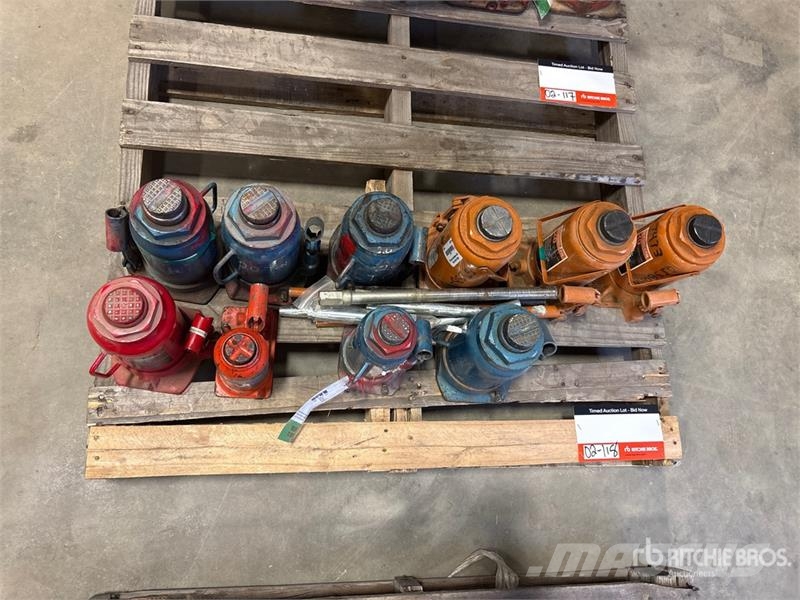  Quantity of (10) Miscellaneous Hydraulic Bottle Ja معدات البناء - غير ذلك