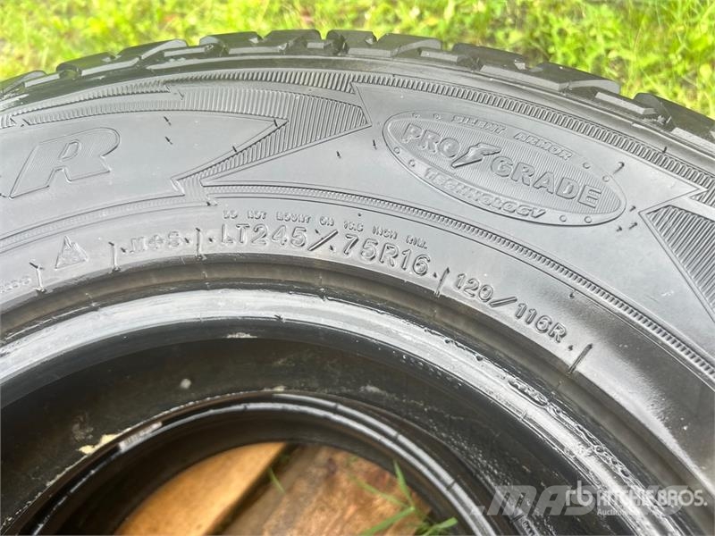  Quantity of (10) Mixed Tires Tyres, wheels and rims