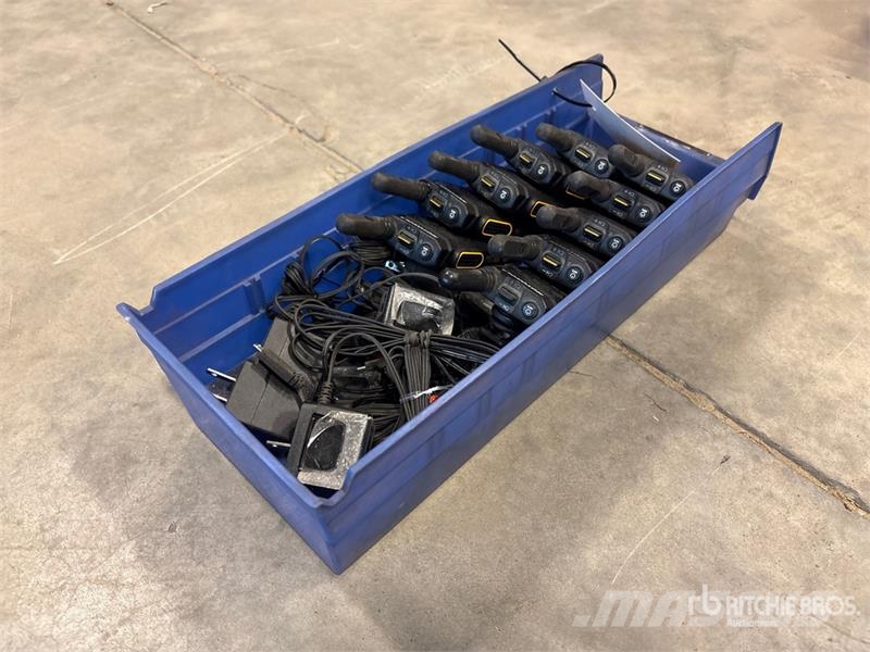 Quantity of (10) Motorola SL-300 Handheld 2-Way Ra Autres accessoires