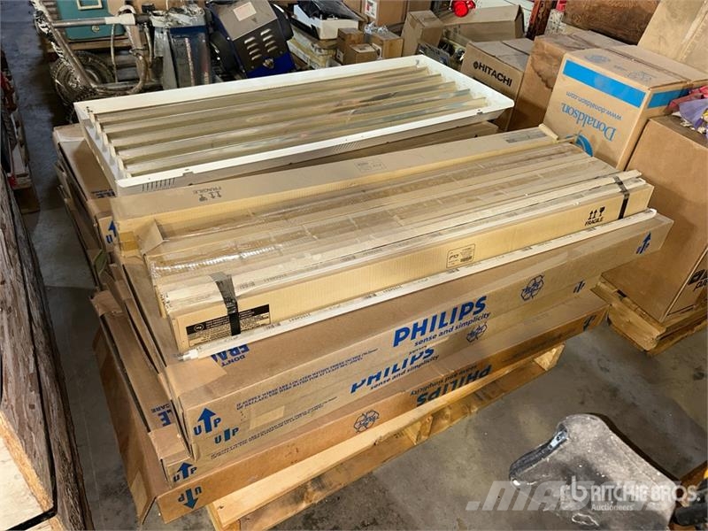 Quantity of (10) Multi Lamp Florescent Fixture Drugi deli