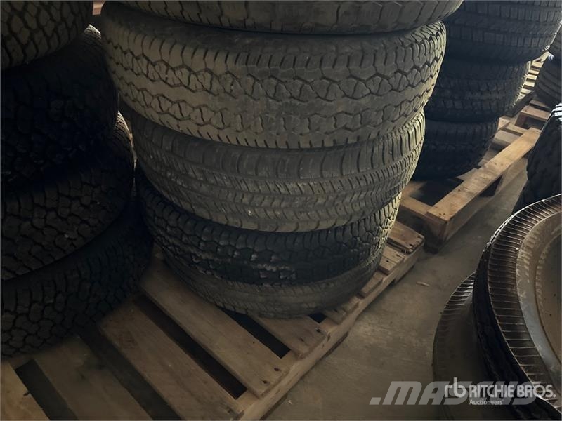 Quantity of (10) Tires Gume, točkovi i felne