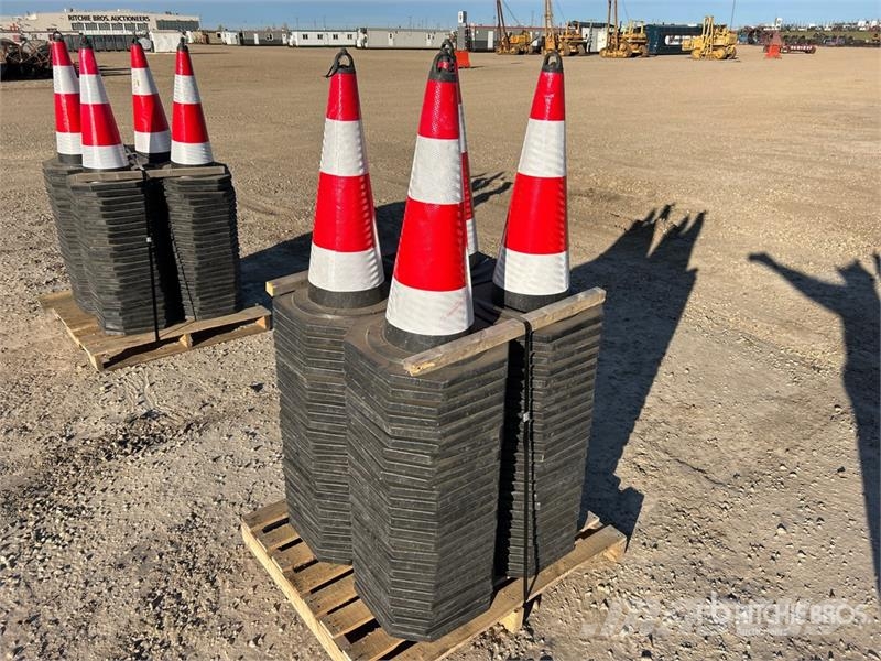Quantity of (100) 27 In Reflective Traffic Cones ( Slagači cijevi