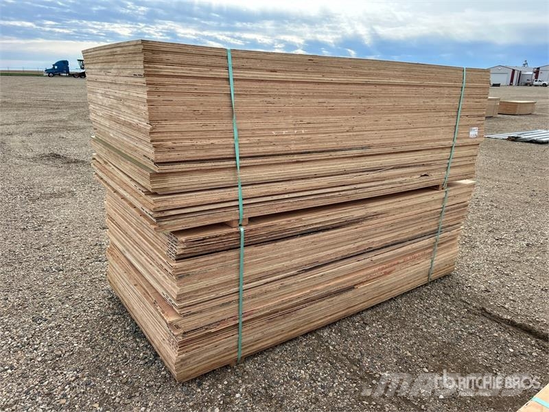  Quantity of (100) 4 ft x 8 ft x 5/8 in CSP/DFP No  Inne akcesoria