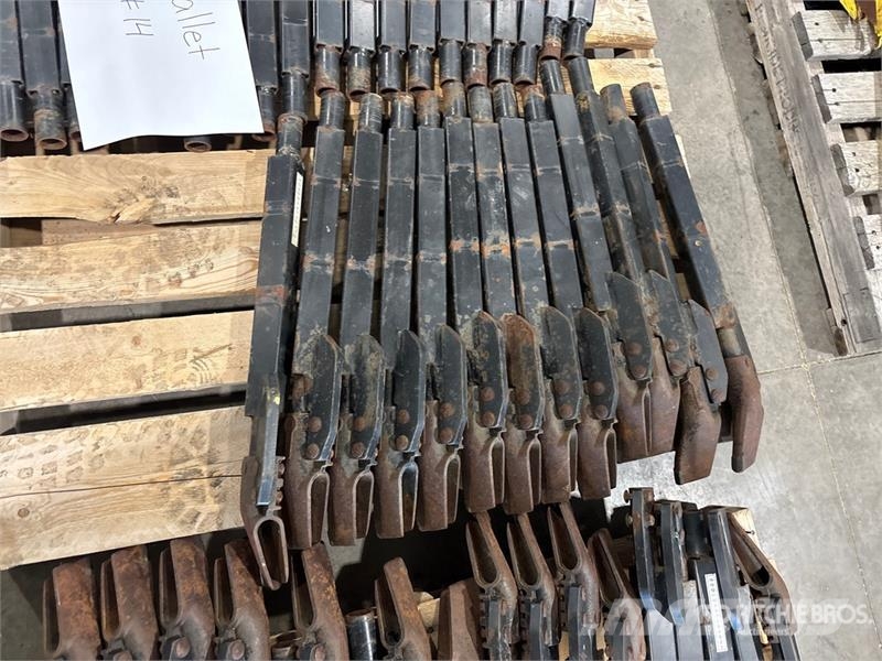 Quantity of (107) John Deere Conserva Pak Air Dril Andre komponenter
