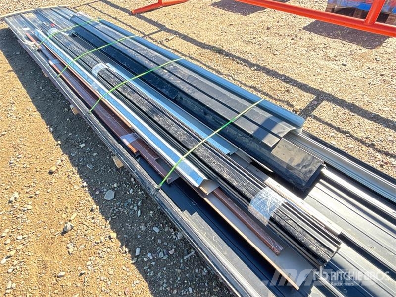 Quantity of (11) 21 ft x 3 ft Galvanized Metal Roo Seilwinden, Bauaufzüge und Lastenaufzüge