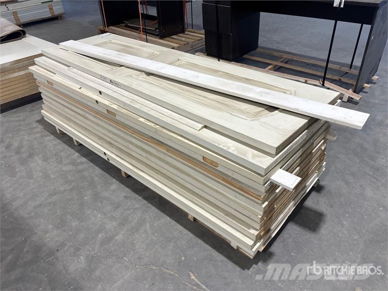 Quantity of (11) Doors 其他組件