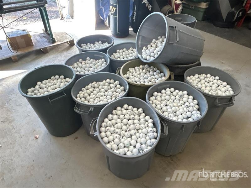 Quantity of + \ - 11000 Golf Balls Ďalšie poľnohospodárske stroje