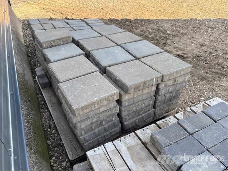 Quantity of (113) 12 in x 12 in Blocks Drugi deli