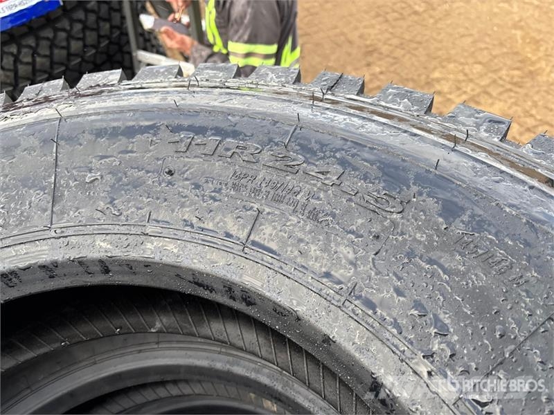 Quantity of (12) 11R24.5 Tires (Unused) 轮胎、车轮和轮圈