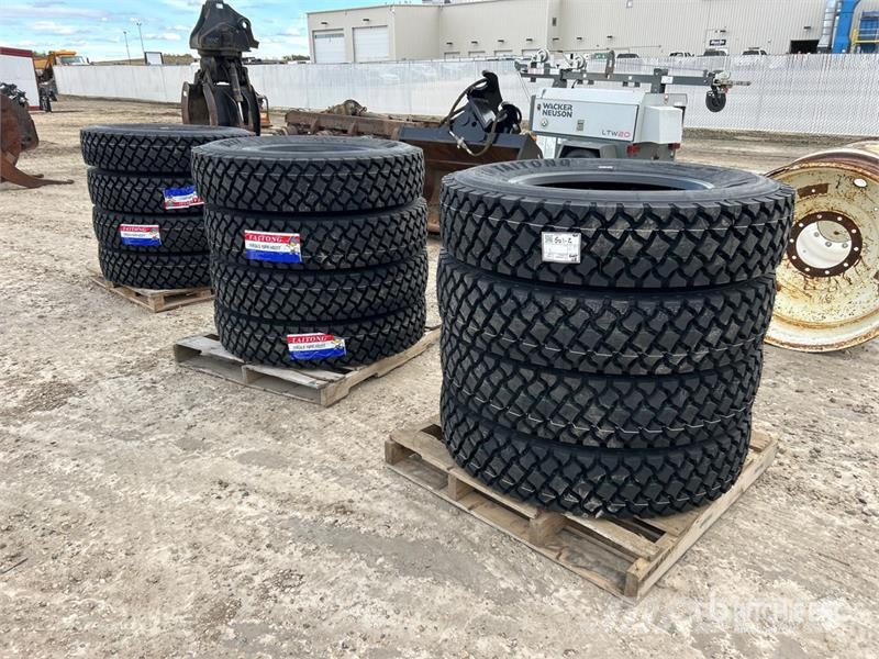 Quantity of (12) 11R24.5 Tires (Unused) Gume, kolesa in platišča