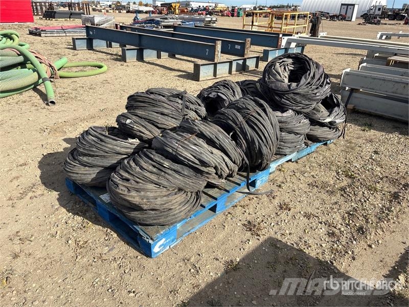 Quantity of (12) 16 in x 25 ft Heater Socks Andre komponenter