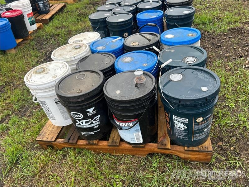 Quantity of (12) 5 gal Pails of Assorted Oil & Lub Drugi deli