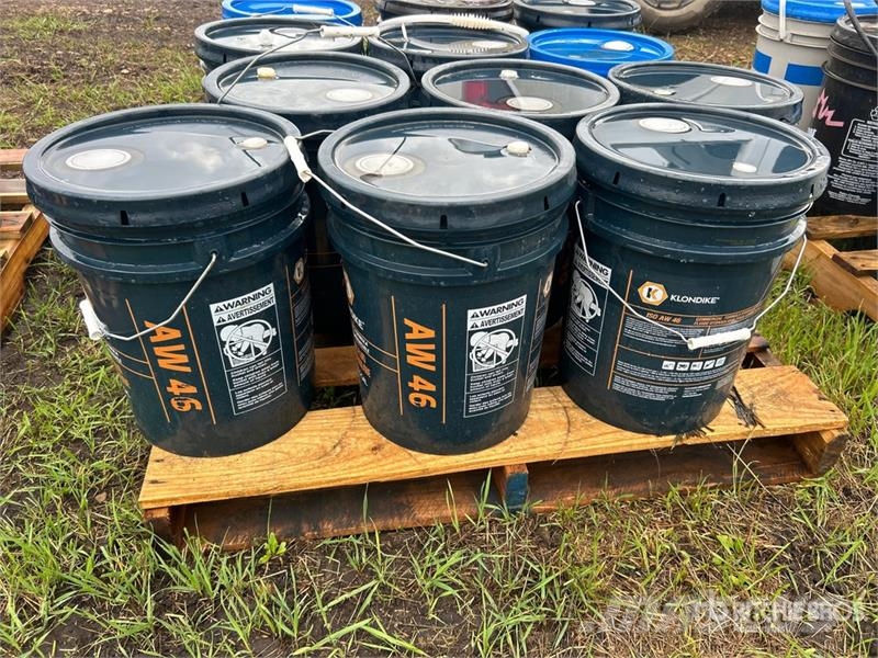  Quantity of (12) 5 gal Pails of Assorted Oil & Lub Ďalšie komponenty