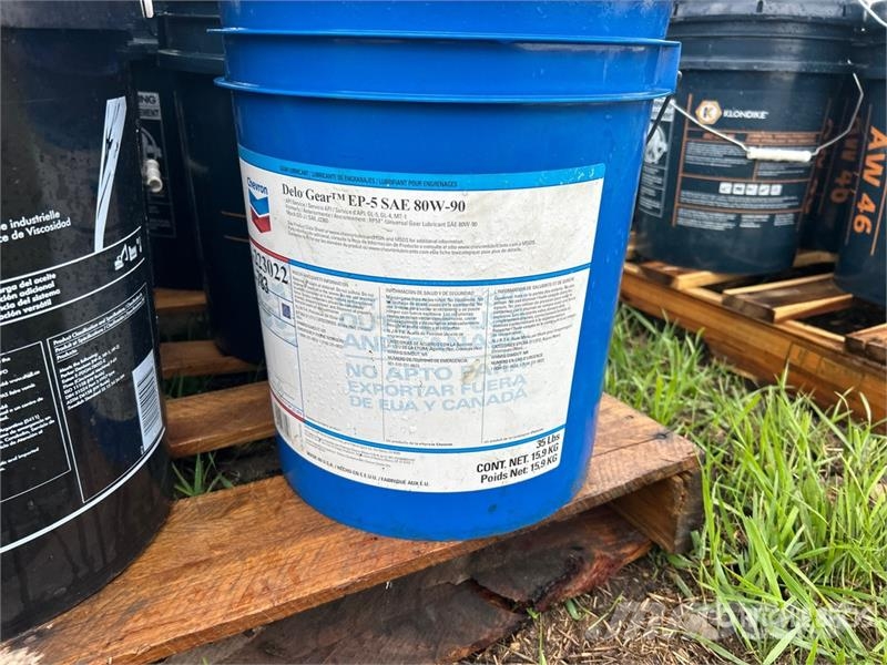  Quantity of (12) 5 gal Pails of Assorted Oil & Lub Ďalšie komponenty