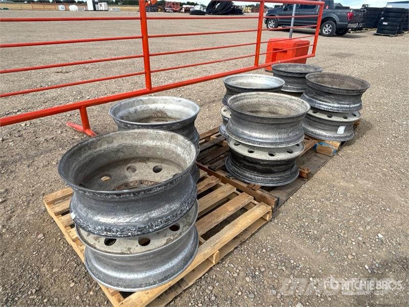  Quantity of (12) Aluminum Wheels Pneumatiky, kola a ráfky