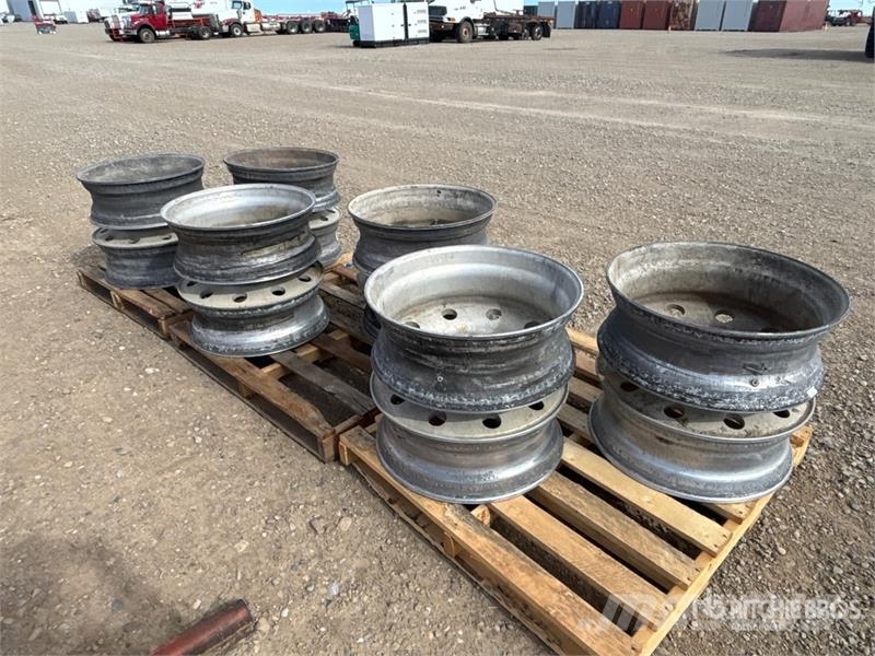  Quantity of (12) Aluminum Wheels Pneumatiky, kola a ráfky