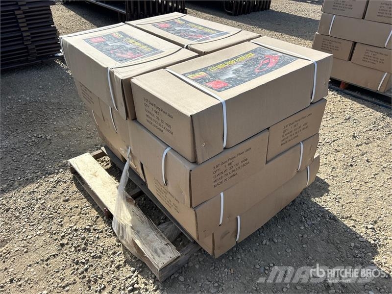 Quantity of (12) BYT 3.5 Ton Dual Pump Floor Jack Costruzioni - Altro