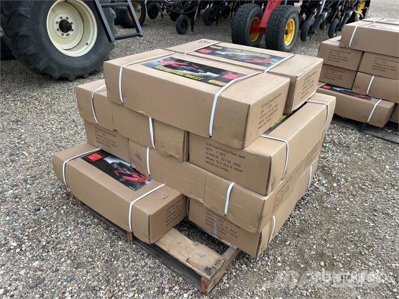 Quantity of (12) BYT FLOJK035 3.5 t Floor Jack (U Diger