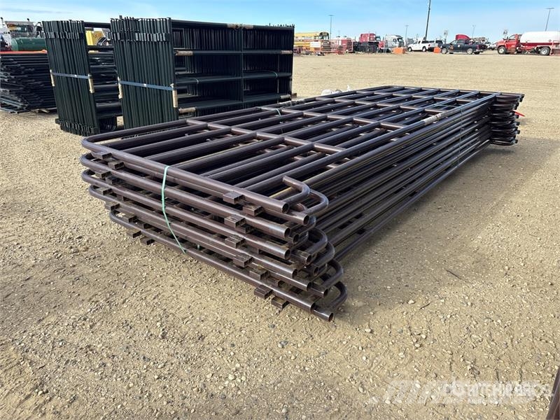 Quantity of (12) BYT MRSDRP16 16 ft (7) Rail Ranc Оборудование для животноводческих ферм