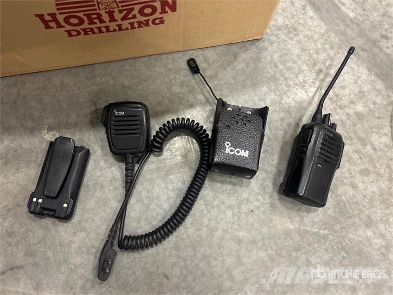Quantity of (12) Icom IC-F4101D Radios Ďalšie komponenty