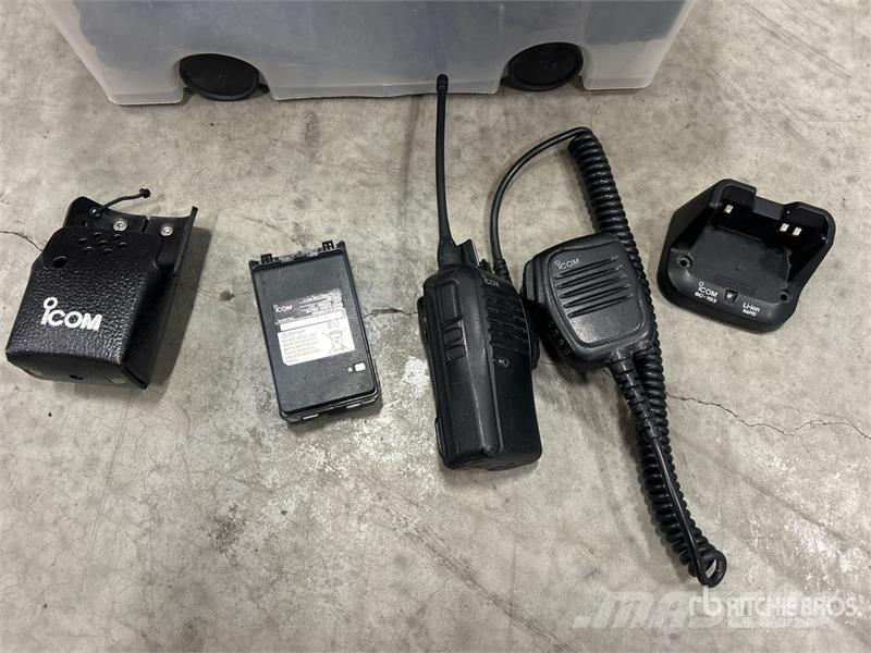Quantity of (12) Icom IC-F4101D Radios Drugi deli